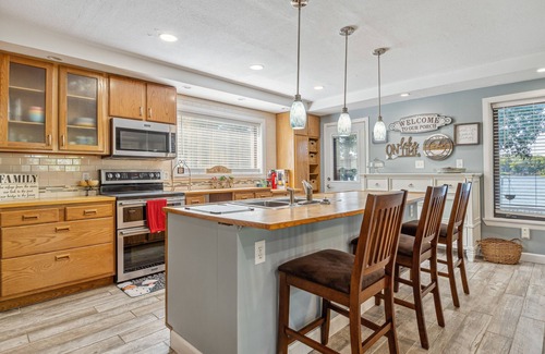 Monticello House | Monticello Vacation Rental w/Private Boat Dock!