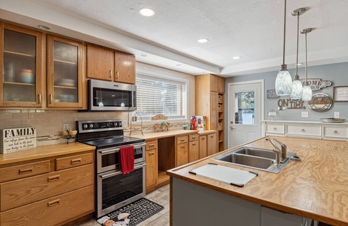 Monticello House | Monticello Vacation Rental w/Private Boat Dock!