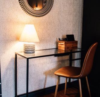 East Memphis House | Moody Blues Studio Perfect For Work Or Romance