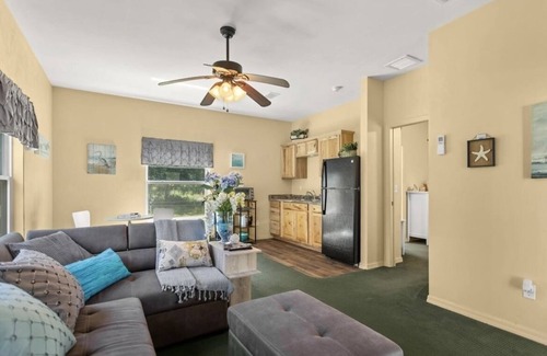 Alachua Cottage | Moondrift Guesthouse - Secluded and Relaxing