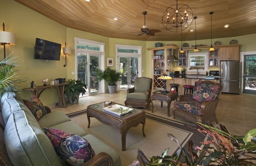 Estate Calabash Boom Cottage | MOONGLOW COTTAGE Spellbinding views, gentle breezes, starry nights.
