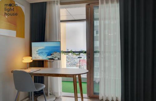 Sokcho Apartment | Moonlight Sokcho - High-rise, Ocean and City View