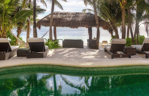 Soliman Bay Villa | Moonstar: 5BR Beachfront Villa with swimming pool and AC throughout near Tulum