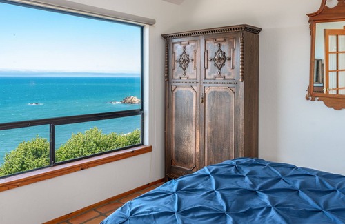 Gualala Cottage | Moonstar Cottage | Near Bluffs & Pet Friendly