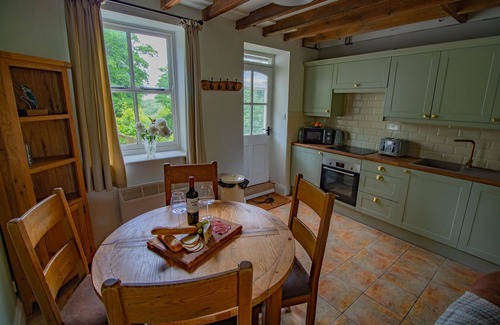 Pickering Cottage | Moor View - sleeps 4 guests in 2 bedrooms