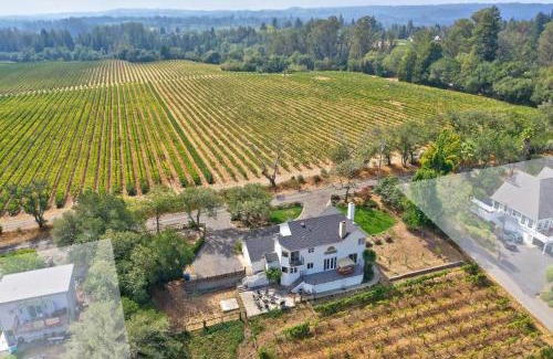Sebastopol House | Moore Family Farmhouse A Wine Country Escape