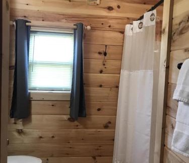 Tryon House | Moore Road Cabin 2 Pet Friendly