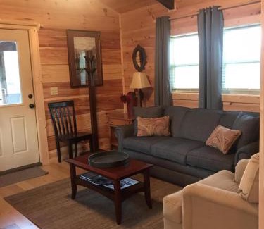 Tryon House | Moore Road Cabin 2 Pet Friendly