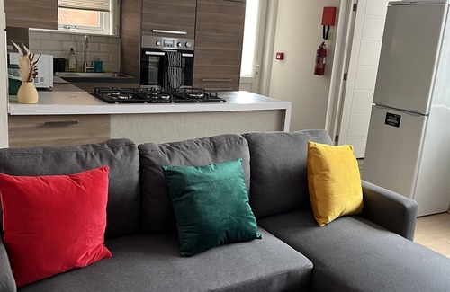 Bolton House | Moorside House - Semi Detached 6 bedrooms – Bolton