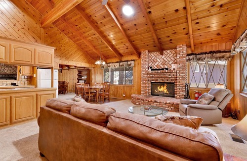 Summit Estates Cabin | Moose Creek Chalet #1237