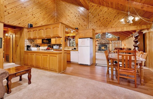 Summit Estates Cabin | Moose Creek Chalet #1237