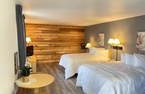 Cody Hotel | Moose Creek Lodge & Suites