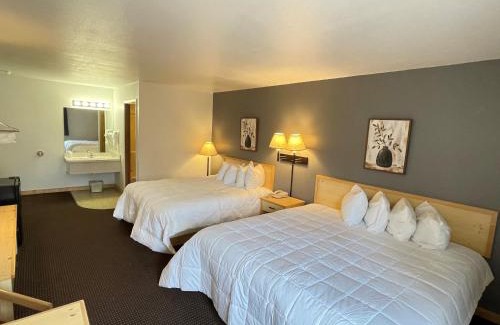 Cody Hotel | Moose Creek Lodge & Suites