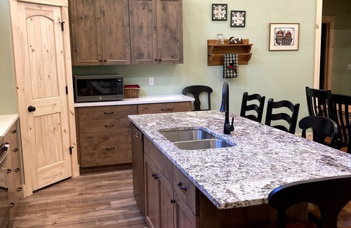 Island Park Cabin | Moose Tracks Inn: Family Friendly and Wheelchair Accessible.