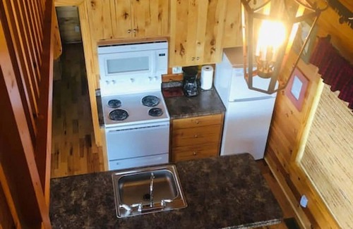 Bryant Cabin | Moose Tracks with beautiful views and a hot tub!