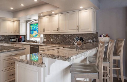 Earp House | Moovalya Keys Riverfront! Room for all!