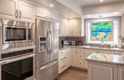 Earp House | Moovalya Keys Riverfront! Room for all!