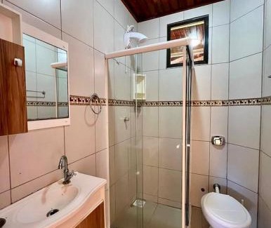 Palhoca House | Morada das cachoeiras 10 minutos da Praia Guarda Do Embaú SC