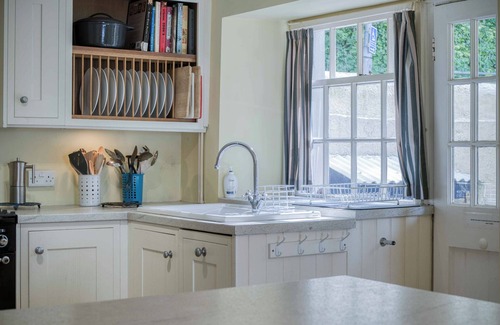 St Brides Cottage | Morgan's Cottage Has One Of The Best Positions In Dale Right On The Water's Edge