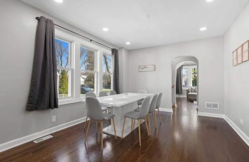 Morton Grove House | Morton Grove w Game Room & Huge Yard