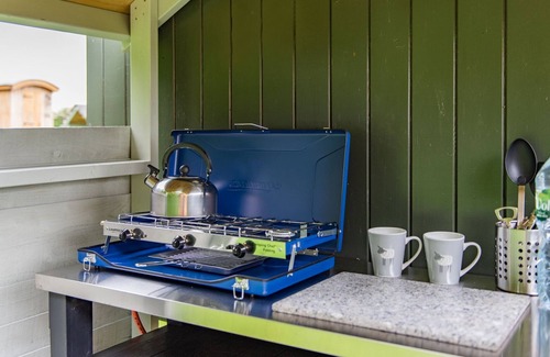 Ashford Cabin | Moss Shepherd's Hut by Bloom Stays - sleeps 2 in eco shepherds hut