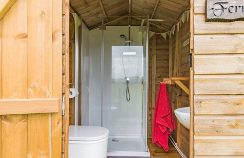 Ashford Cabin | Moss Shepherd's Hut by Bloom Stays - sleeps 2 in eco shepherds hut