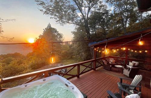 Altamont House | Mossy Falls Cabin by Leavetown Vacations