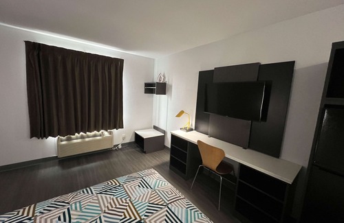 Altoona Hotel | Motel 6 Altoona, IA - Des Moines East