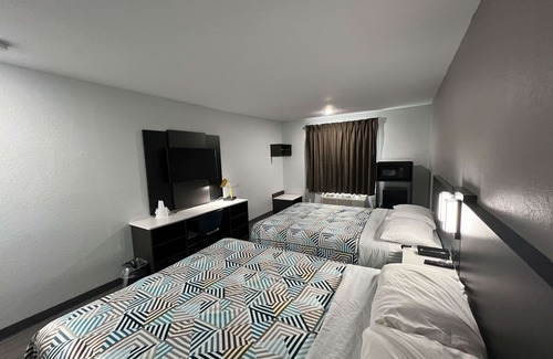 Altoona Hotel | Motel 6 Altoona, IA - Des Moines East