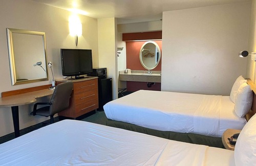 Barstow Hotel | Motel 6 Barstow, CA – I15 and Lenwood Road