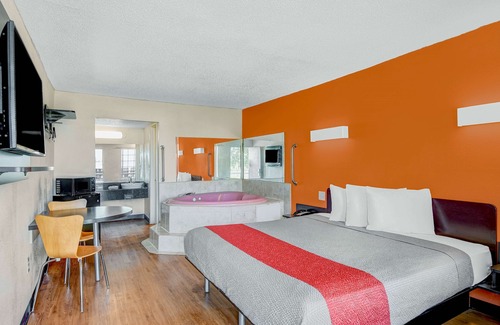 Calhoun Hotel | Motel 6 Calhoun, GA