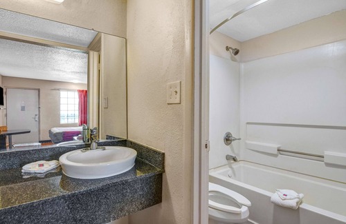 Calhoun Hotel | Motel 6 Calhoun, GA