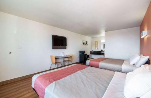 Icard Hotel | Motel 6-Connellys Springs, NC