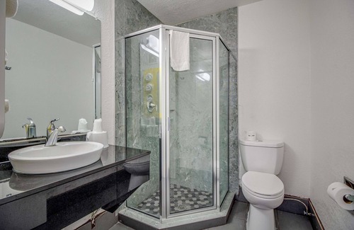 Conroe Hotel | Motel 6 Conroe, TX