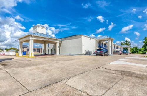Denham Springs Hotel | Motel 6 Denham Springs, LA