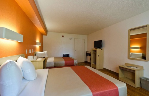 Frederick Hotel | Motel 6 Frederick, MD - Fort Detrick