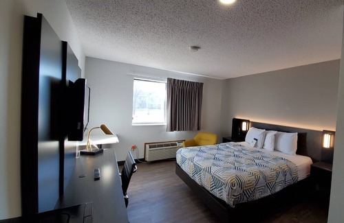 Kewanee Hotel | Motel 6 Kewanee, IL