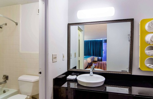 LaGrange Hotel | Motel 6 Lagrange, GA