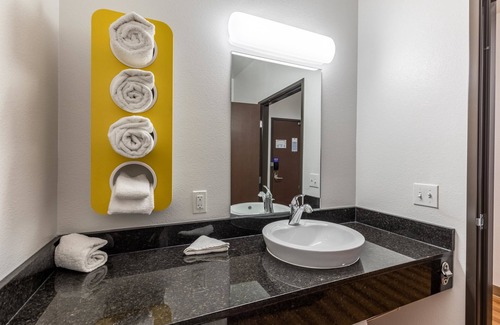 Las Vegas Hotel | Motel 6 Las Vegas, NV - Motor Speedway