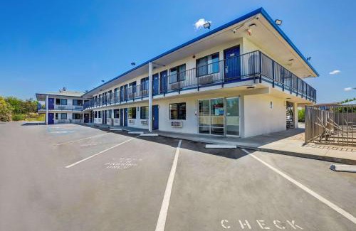 Red Bluff Hotel | Motel 6-Red Bluff, CA