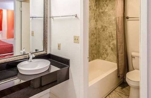 Saraland Hotel | Motel 6 Saraland, AL