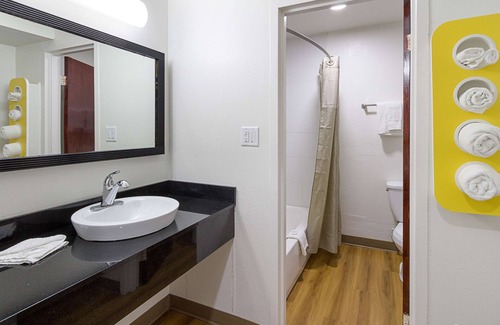 Sidney Hotel | Motel 6 Sidney, OH