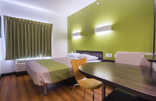 Roseland Hotel | Motel 6-South Bend, IN - Mishawaka