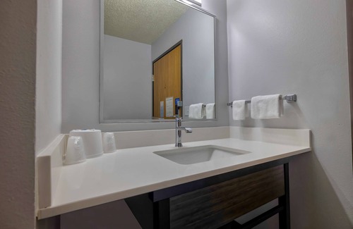 Stuart Hotel | Motel 6 Stuart, IA