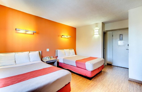 Takoma Hotel | Motel 6 Washington, DC