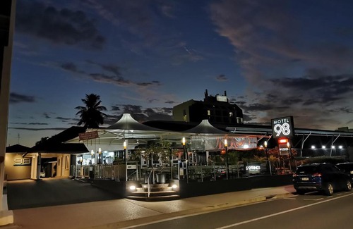 Rockhampton Hotel | Motel 98