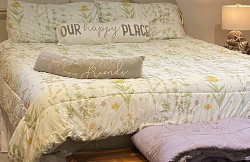 Grass Valley House | Mother-In-laws unit with Hot Tub, Relax and enjoy!