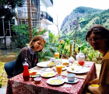 Ella House | Mount Olympus View