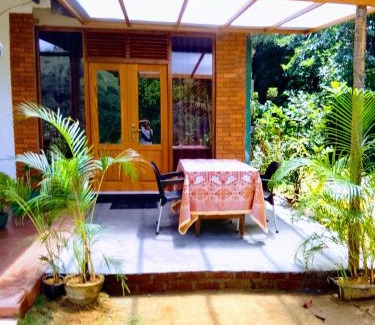 Ella House | Mount Olympus View