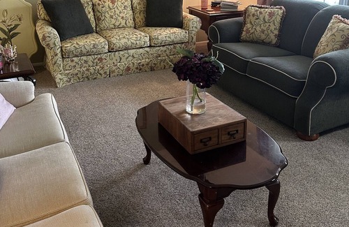 Mount Vernon House | Mount Vernon Ranch- Close To Colleges